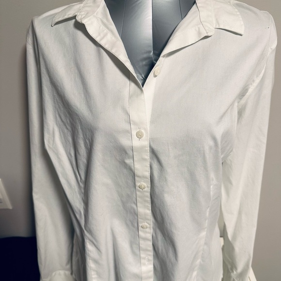 Eddie Bauer wrinkle resistant white shirt - Picture 2 of 2